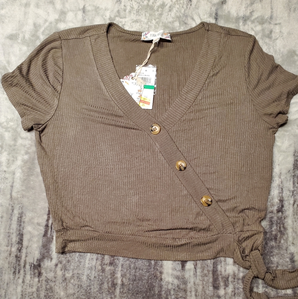 ♡♡♡♡♡ NWT Pink Rose crop top - Picture 1 of 9